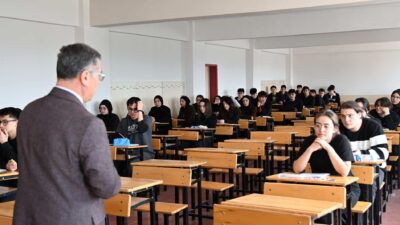Yozgat’ın Sorgun ilçesinde bulunan Mevlüde-Ahmet Doğanay Fen Lisesi’nde öğrenciler, Millî