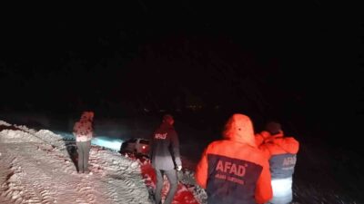 Ağrı’da Taşlıçay-Diyadin Karayolu İpek Geçidi’nde kar yağışı ve tipi sebebiyle