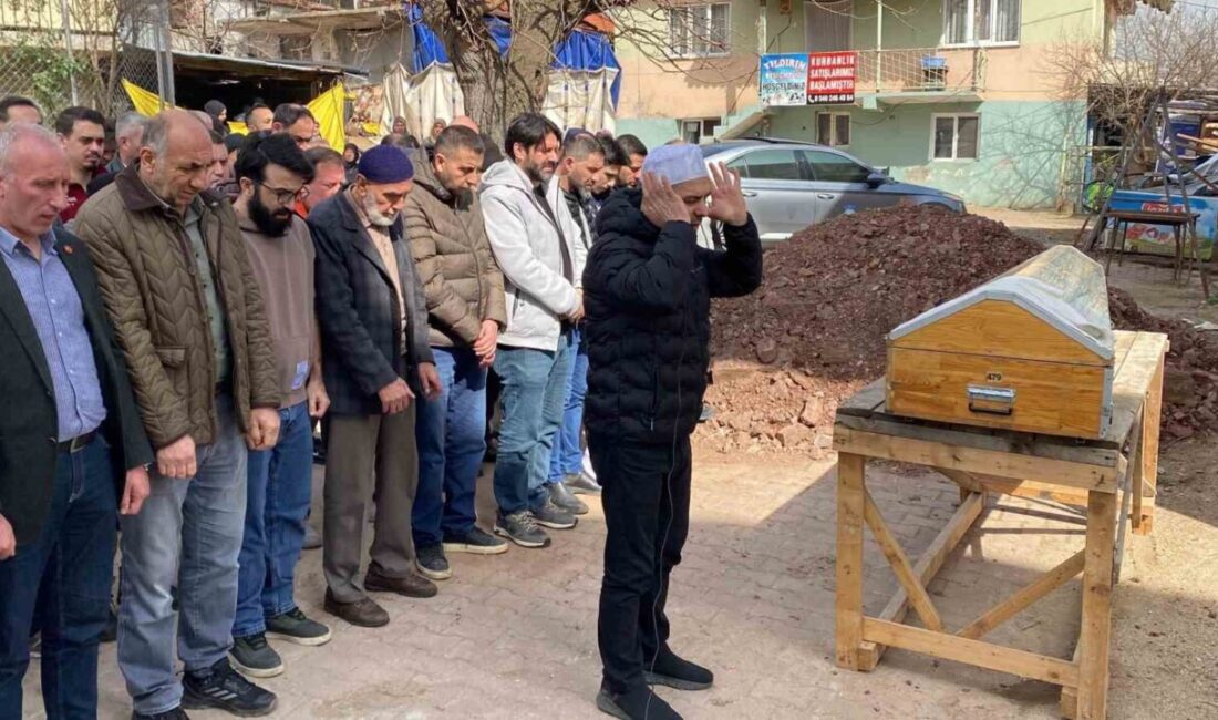 Kocaeli’nin İzmit ilçesindeki bir ahşap evde başlayan yangında hayatını kaybeden