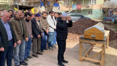 Kocaeli’nin İzmit ilçesindeki bir ahşap evde başlayan yangında hayatını kaybeden
