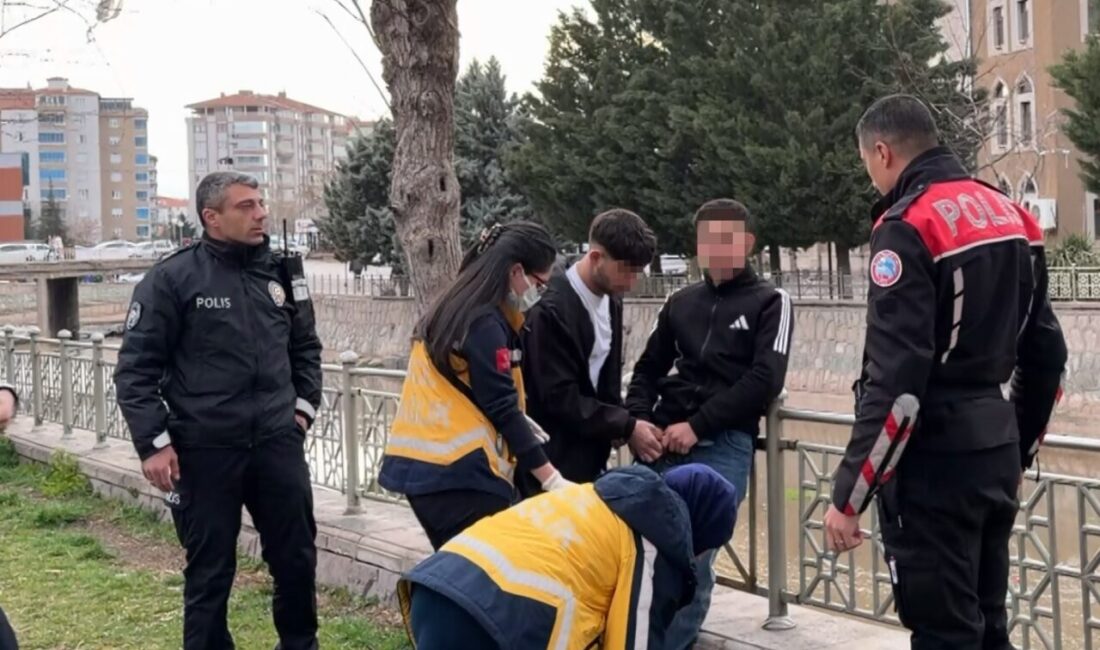 Aksaray’da bir parkta akranıyla kavga eden ve bıçaklanarak yaralanan 16