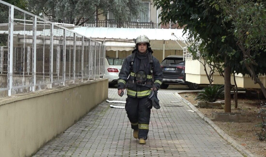 Alanya ilçesindeki bir evde çıkan yangın, itfaiye ekiplerinin hızlı müdahalesiyle