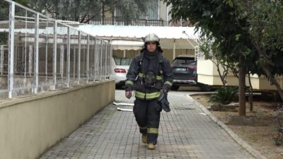 Alanya ilçesindeki bir evde çıkan yangın, itfaiye ekiplerinin hızlı müdahalesiyle