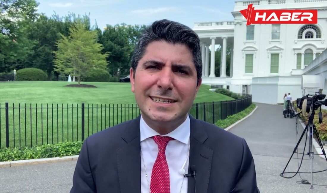 Türk televizyon haberciliğinde görev yapan isimlerden biri olan Ali Artmaz,