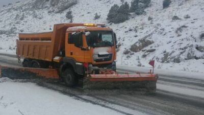 Akseki-Seydişehir karayolunda kar yağışı şiddetini arttırarak ulaşımı olumsuz etkiledi. Sabah