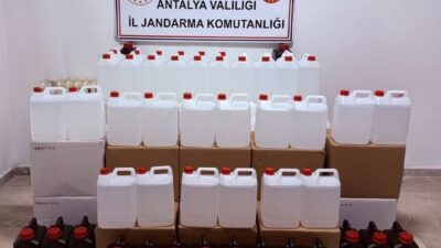 Antalya’nın Konyaaltı ilçesinde jandarma tarafından düzenlenen operasyonda 500 litre kaçak