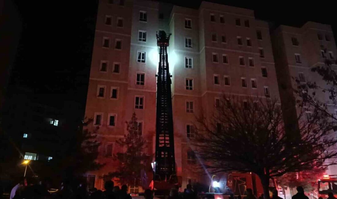 Şanlıurfa’nın Karaköprü ilçesinde, Seyrantepe Mahallesi’nde bulunan 8 katlı bir binanın