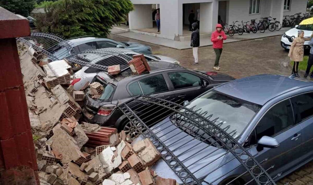 Aydın’ın Efeler ilçesinde bulunan bir sitede meydana gelen istinat duvarı