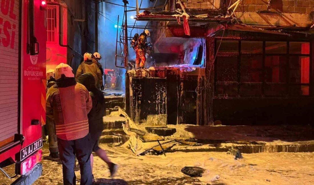 İstanbul Bahçelievler’de hurda malzeme depoda çıkan yangın sonucunda, bitişikteki 3
