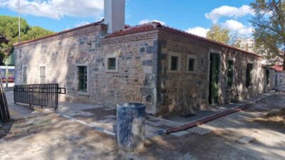 Ulaştırma ve Altyapı Bakanı Abdulkadir Uraloğlu, demiryolu gar ve istasyonlarının