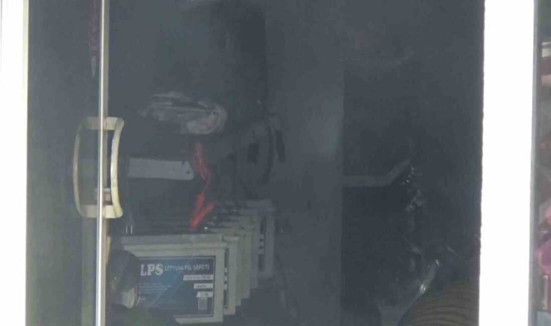 Aydın’ın Efeler ilçesinde, lityum piller ve bataryaların bulunduğu bir iş