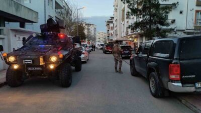 Batman’da, bir 17 yaşındaki genç, Pınarbaşı Mahallesi’nde annesi ve ağabeyini