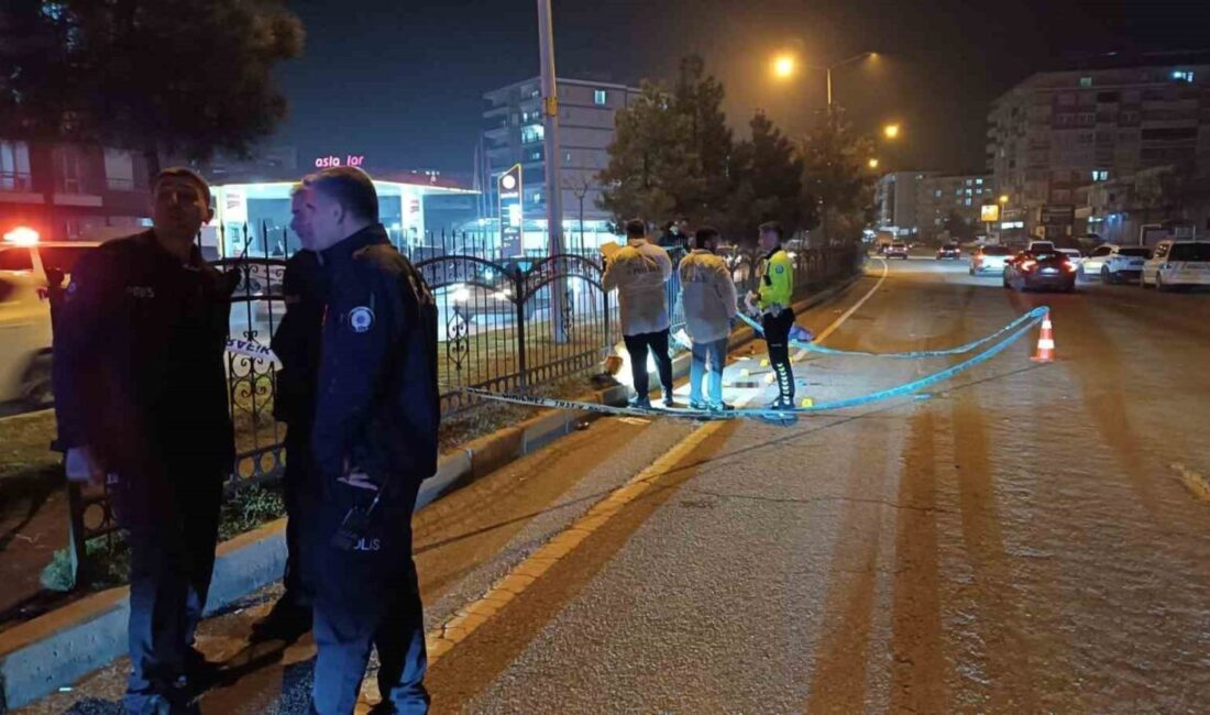 Batman’da, 78 yaşındaki bir kadın, karşıya geçmeye çalışırken bir otomobilin