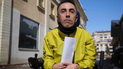 Bayburt’ta, akülü tekerlekli sandalyesiyle yolun karşısına geçerken motosikletin çarpması sonucu