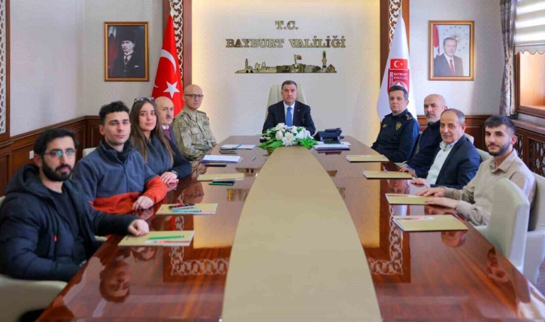 Bayburt Valisi Mustafa Eldivan, basın mensuplarıyla bir araya gelerek şubat