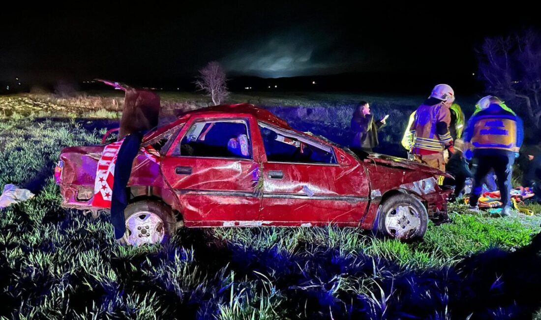 Manisa’nın Kula ilçesinde yaşanan bir trafik kazasında, bir otomobil sürücüsü