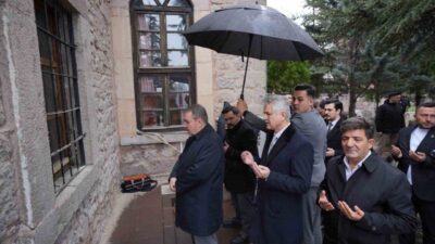 Büyük Birlik Partisi Genel Başkanı Mustafa Destici, partinin kurucu lideri