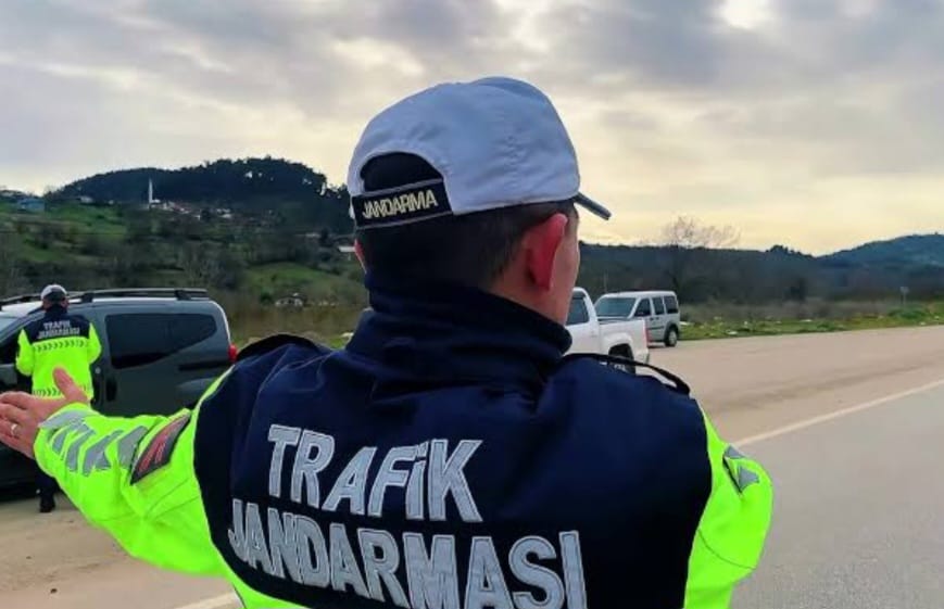 Yozgat İl Jandarma Komutanlığı trafik ekipleri tarafından gerçekleştirilen denetimlerde sürücü
