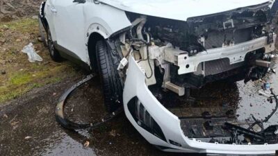 Bingöl’de yaşanan trafik kazasında 4 kişi yaralandı. Olay, Bingöl-Diyarbakır karayolunun