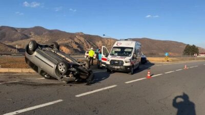 Bir trafik kazası, Bingöl’de meydana gelmiş ve iki kişinin yaralanmasına