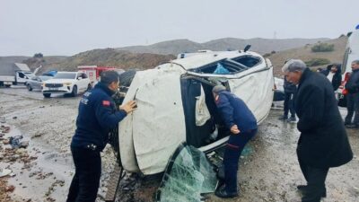 Bingöl’de meydana gelen trafik kazasında 4 kişi yaralandı. Kaza, Bingöl-Diyarbakır