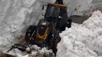 Bitlis genelinde etkili olan şiddetli yağışlar sonrasında meydana gelen çığ