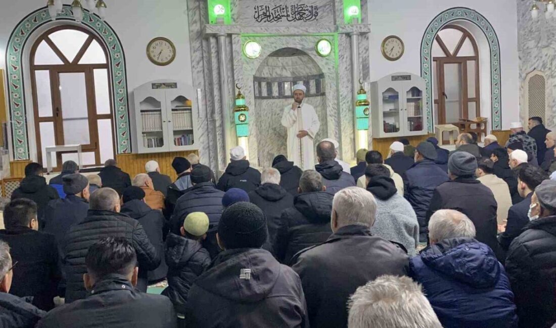 Bolu’da Ramazan Bayramı’nın ilk günü, vatandaşların yoğun ilgisiyle gerçekleşen bayram