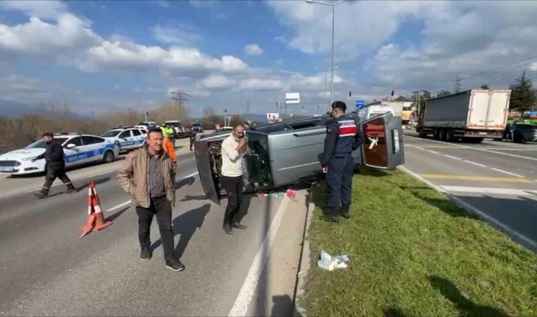 Bolu’da, Kartalkaya kavşağında meydana gelen trafik kazasında, kamyon ile otomobilin