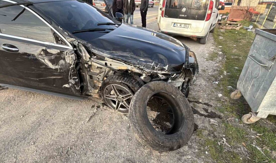 Bolu’da, D-100 kara yolunda lüks bir otomobil ile cipin çarpışması