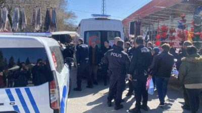 Bolu’da İhsaniye Mahallesi’ndeki bir pazarda, alacak verecek meselesi yüzünden karşılaşan