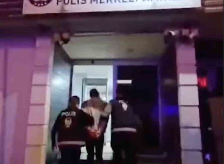 Bursa İl Emniyet Müdürlüğü ekipleri, arama emri bulunan bir kişiyi