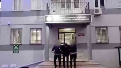 Bursa’da, polis ekiplerinin yürüttüğü operasyon sonucunda, haklarında kesinleşmiş hapis cezası