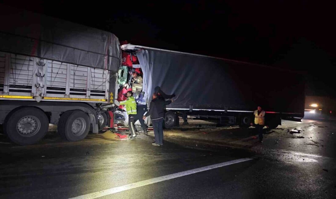 Bursa’nın Kestel ilçesinde meydana gelen trafik kazasında 2 tır çarpıştı