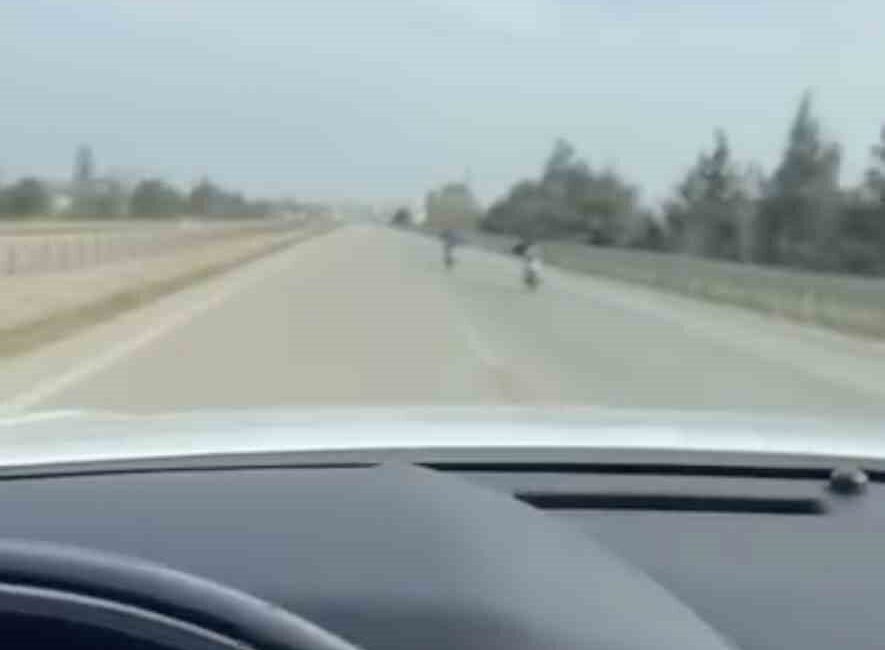 Bursa’da bir karayolunda çekilen videolar, trafikteki tehlikeyi bir kez daha