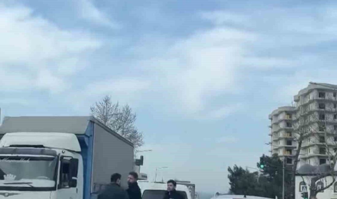 Bursa’da iki sürücü arasındaki anlaşmazlık, Osmangazi ilçesine bağlı Küçükbalıklı Mahallesi’nde