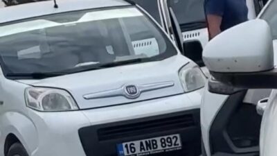 Bursa şehrinde trafikte meydana gelen gerginlik olayı bir kavgaya dönüştü.