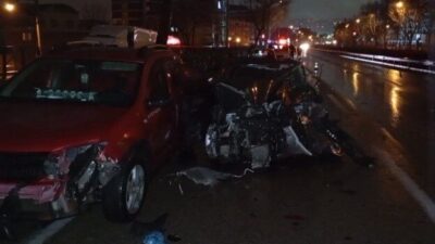 Bursa’da sabah saatlerinde yaşanan trafik kazasında, bir otomobilin kontrolden çıkması