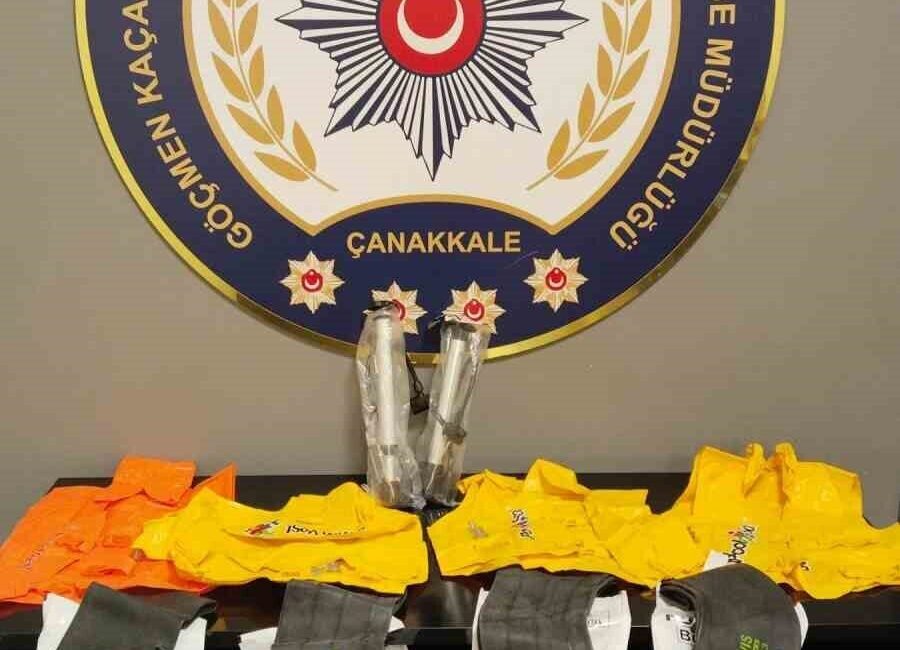 Çanakkale’de düzenlenen göçmen kaçakçılığı operasyonunda 3 organizatör tutuklandı ve 23