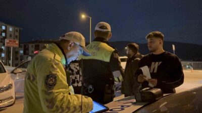 Çankırı’da polis tarafından gerçekleştirilen denetimde, bir sürücüye aracında bulunan ses