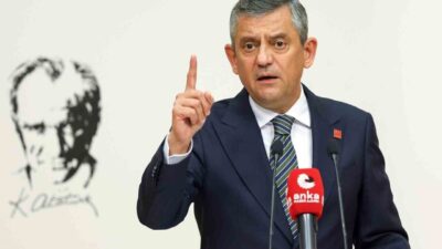 CHP Genel Başkanı Özgür Özel, parti genel merkezinde düzenlediği basın