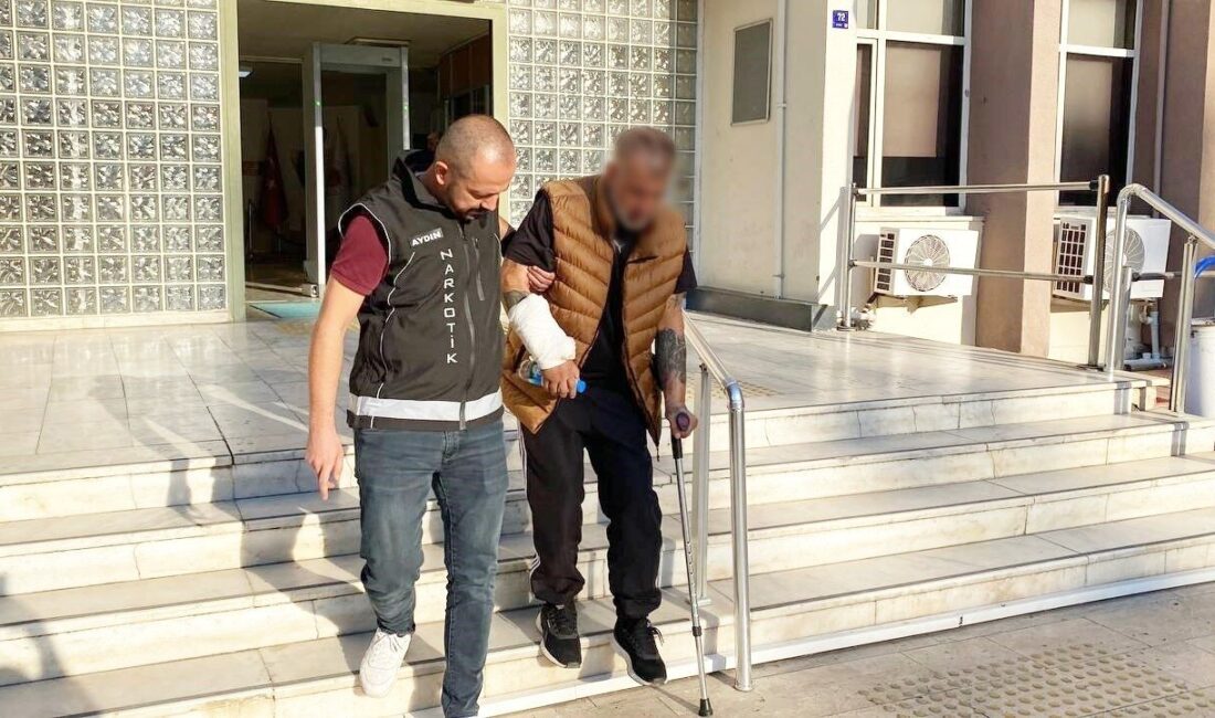 Aydın’ın Efeler ilçesinde bir bahçeye gömülü poşette bulunan yüklü miktardaki