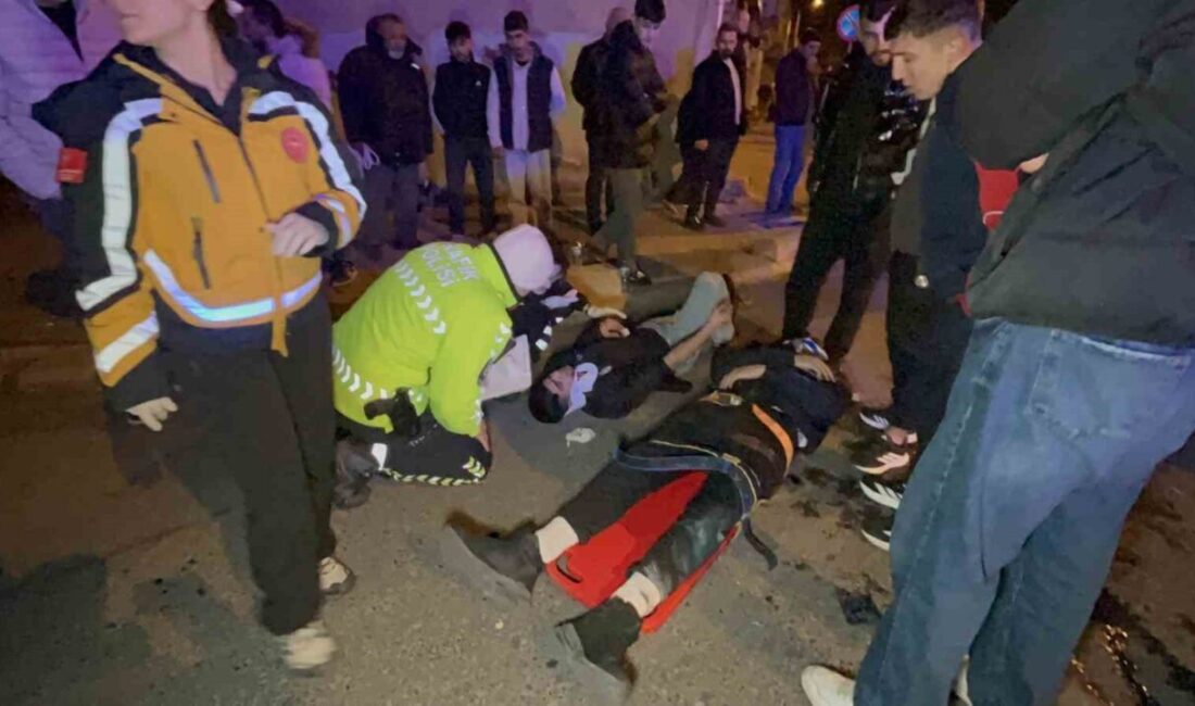 Çorlu ilçesinde panelvan minibüsle çarpışan motosiklette bulunan 2 kişi yaralandı.
