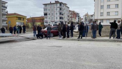 Çorum’da meydana gelen trafik kazasında, tarım işçilerini taşıyan bir minibüs,