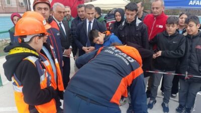 Osmancık ilçesinde, Deprem Haftası kapsamında ilkokul öğrencilerine afet bilinci aşılamak