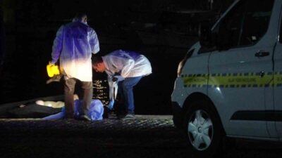 Antalya’da bir müzisyen, arkadaşlarıyla birlikte falezlerde vakit geçirirken dengesini kaybederek