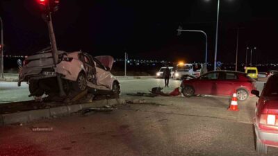 Diyarbakır’ın Bağlar ilçesinde meydana gelen trafik kazasında, Oğlaklı Mahallesi’nde iki