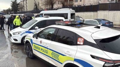 Diyarbakır’ın Yenişehir ilçesine bağlı Kışla Caddesi üzerinde meydana gelen zincirleme