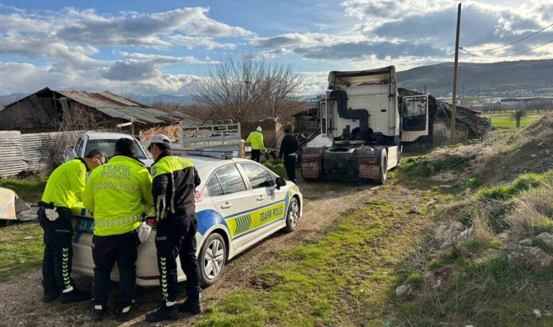 Elazığ’da, trafik ekiplerinin ‘dur’ işaretine uymayan alkollü bir sürücüye 450
