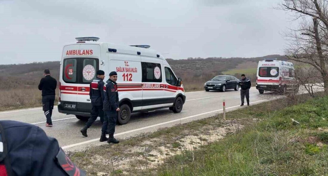 Uzunköprü ilçesinde, aynı aileden üç kişinin yaralandığı bir kaza meydana