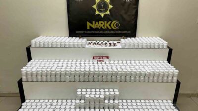 Balıkesir’de gerçekleşen bir operasyonda bir araçta yapılan aramada 42.600 adet